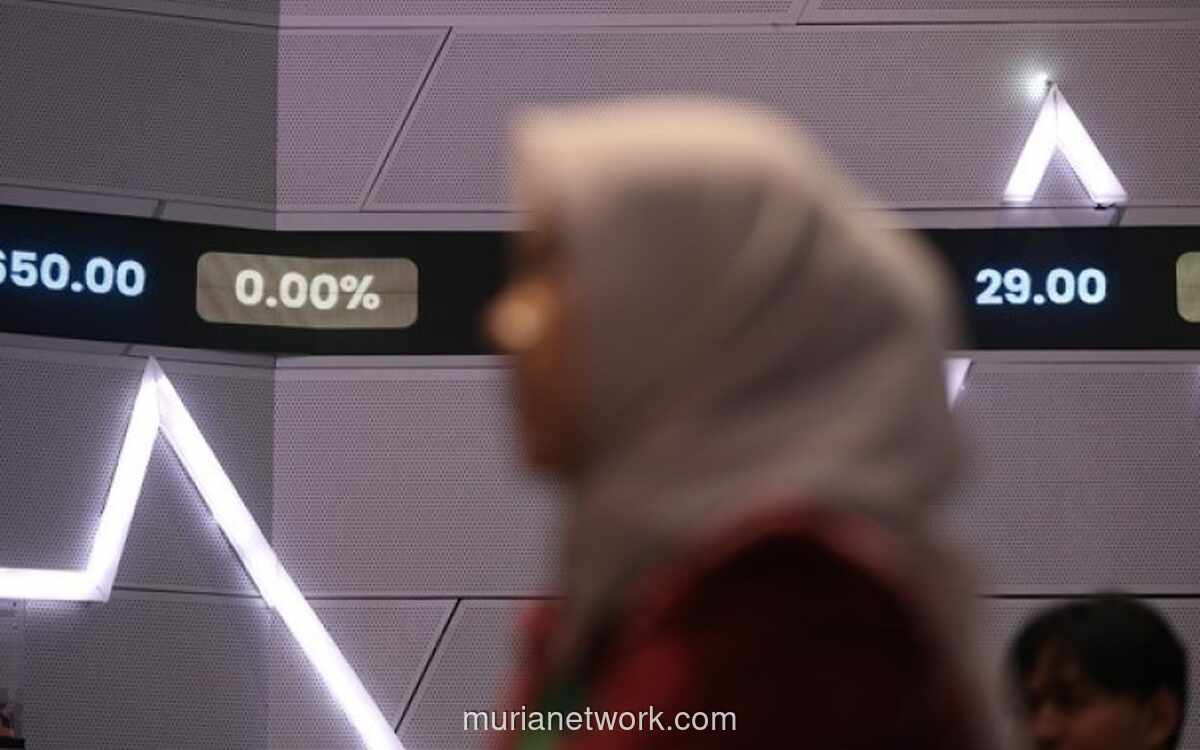 IHSG Melemah Meski Transaksi Melesat, Aksi Jual Asing Capai Rp22,37 Triliun