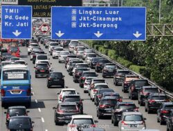 Sampah dan Hujan Deras Picu Banjir di Tol Jagorawi Saat Arus Mudik