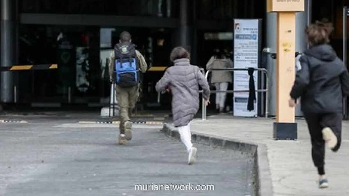 Iran Balas Serangan Israel dengan Luncurkan Rudal, Sirene Peringatan Berbunyi