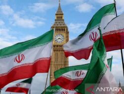 Bendera Iran Berkibar di Tengah Badai: Simbol, Makna, dan Pertarungan Identitas