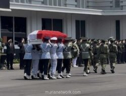 Jenazah Mantan Menhan Juwono Sudarsono Diberangkatkan ke TMP Kalibata