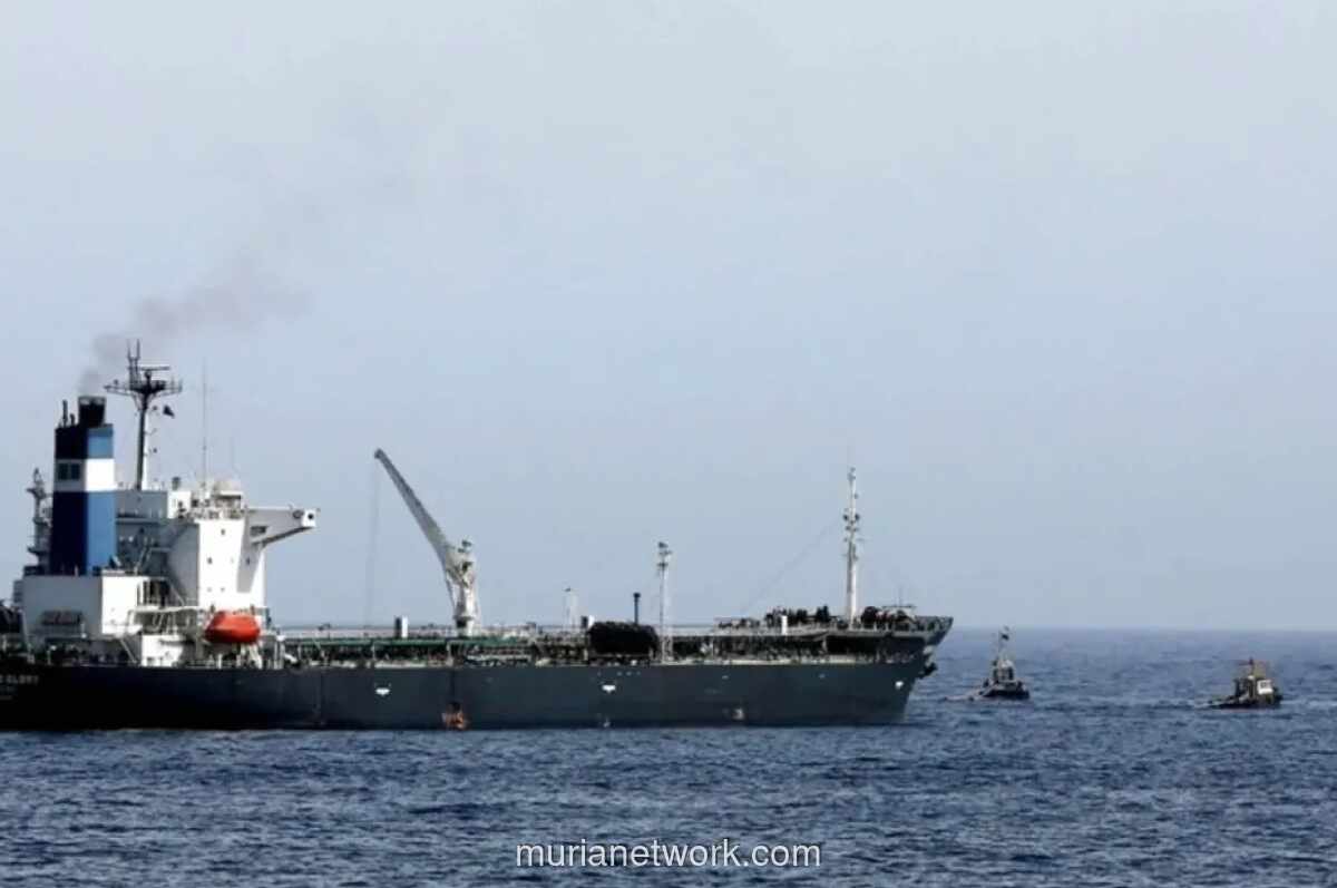 Jepang Pertimbangkan Izin Kapal Asing untuk Angkut Cadangan Minyak