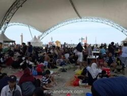 Bekal Sisa Lebaran Warnai Piknik Keluarga di Ancol