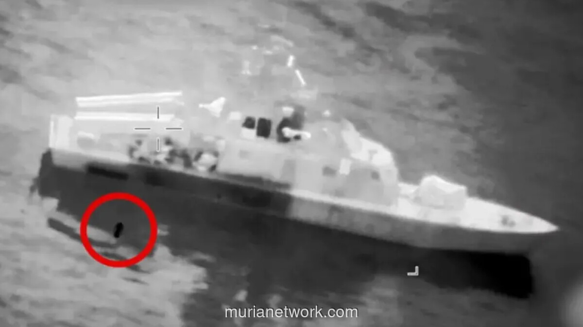 Iran Balas Serangan AS, Kapal Kargo Diserang di Selat Hormuz