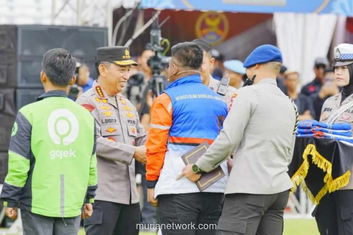 Kapolri Ajak Buruh dan Ojol Jaga Stabilitas Nasional, Siapkan Panic Button untuk Pengemudi