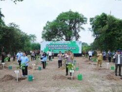 Kapolri dan Ketua Komisi IV DPR Tinjau Pelestarian Gajah Sumatera di Tesso Nilo