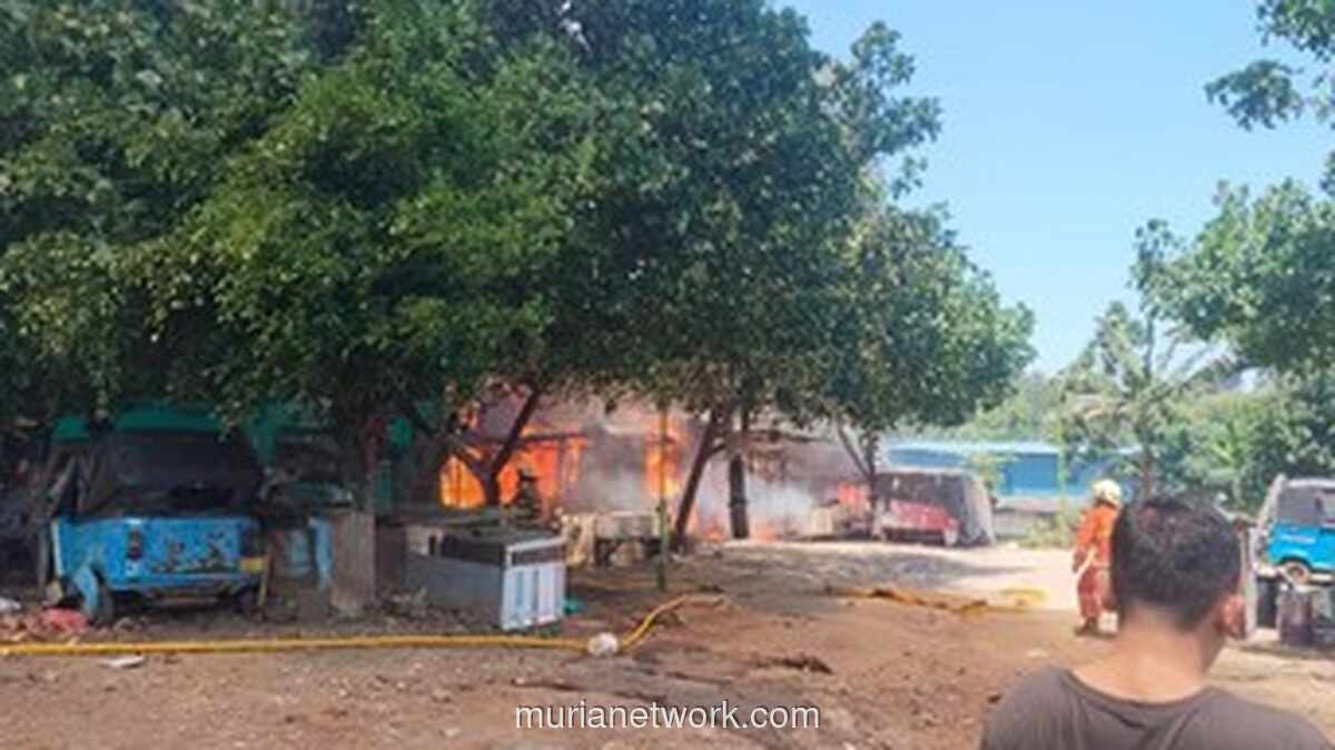 Kebakaran Pabrik Kerupuk di Bintaro Hanguskan 10 Rumah Kontrakan