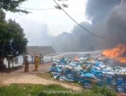 Kebakaran Hanguskan Pabrik Helm di Bogor, Diduga Akibat Korsleting