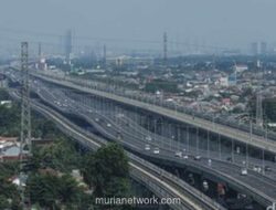 Kecelakaan Beruntun Padatkan Tol Layang MBZ Arah Cikampek