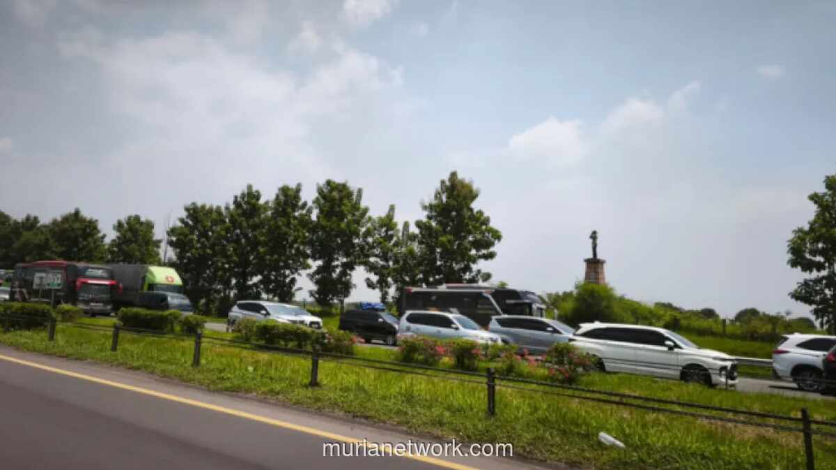 Lalu Lintas Tol Cipali Tembus 24 Ribu Kendaraan, Macet Parah di KM 137