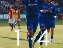 FC Twente Hancurkan Go Ahead Eagles 4-1 di Kandang, Lammers Cetak Brace