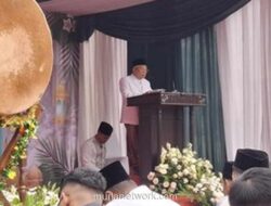 Wapres Maruf Amin Serukan Perkuat Ukhuwah dan Kesalehan Sosial di Salat Id Balai Kota
