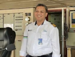 Nahkoda 25 Tahun Abai Lebaran Demi Antar Pemudik ke Seberang