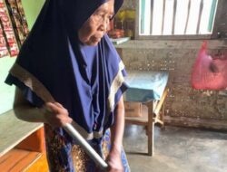 Nenek 78 Tahun Berjuang dari Warung Kecil Demi Masa Depan Cucu Yatim