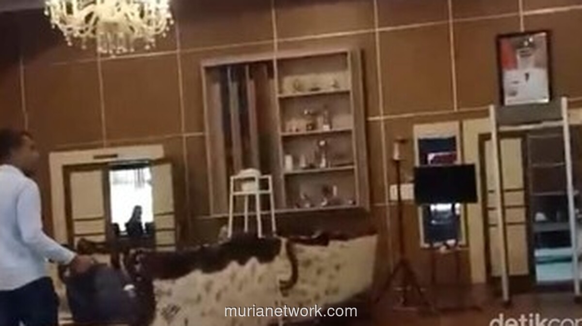 KPK Geledah dan Segel Empat Ruangan Vital di Kantor Pemkab Pekalongan