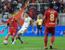 Gelandang Persija Kritik Kondisi Lapangan JIS Usai Raih Dua Hasil Imbang