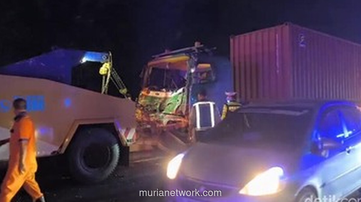 Rem Blong Truk Kontainer Picu Tabrakan Beruntun di Tol Cipularang, 2 Tewas
