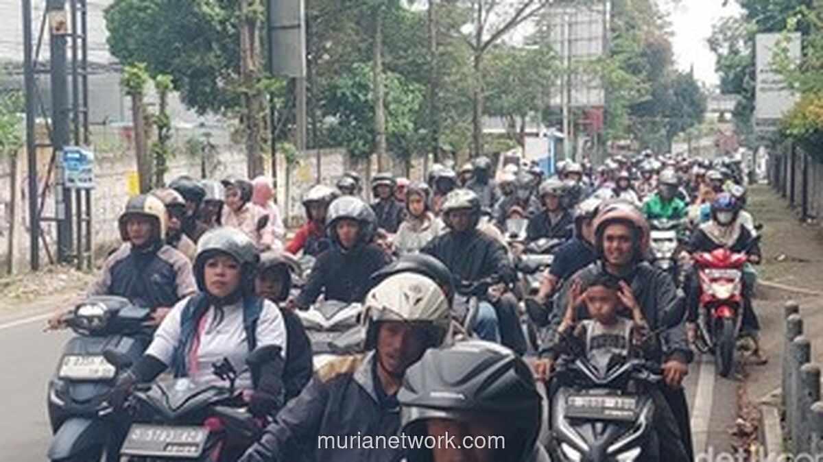 Lalu Lintas Lembang Macet Total Akibat Padatnya Pemudik dan Wisatawan Lebaran 2026