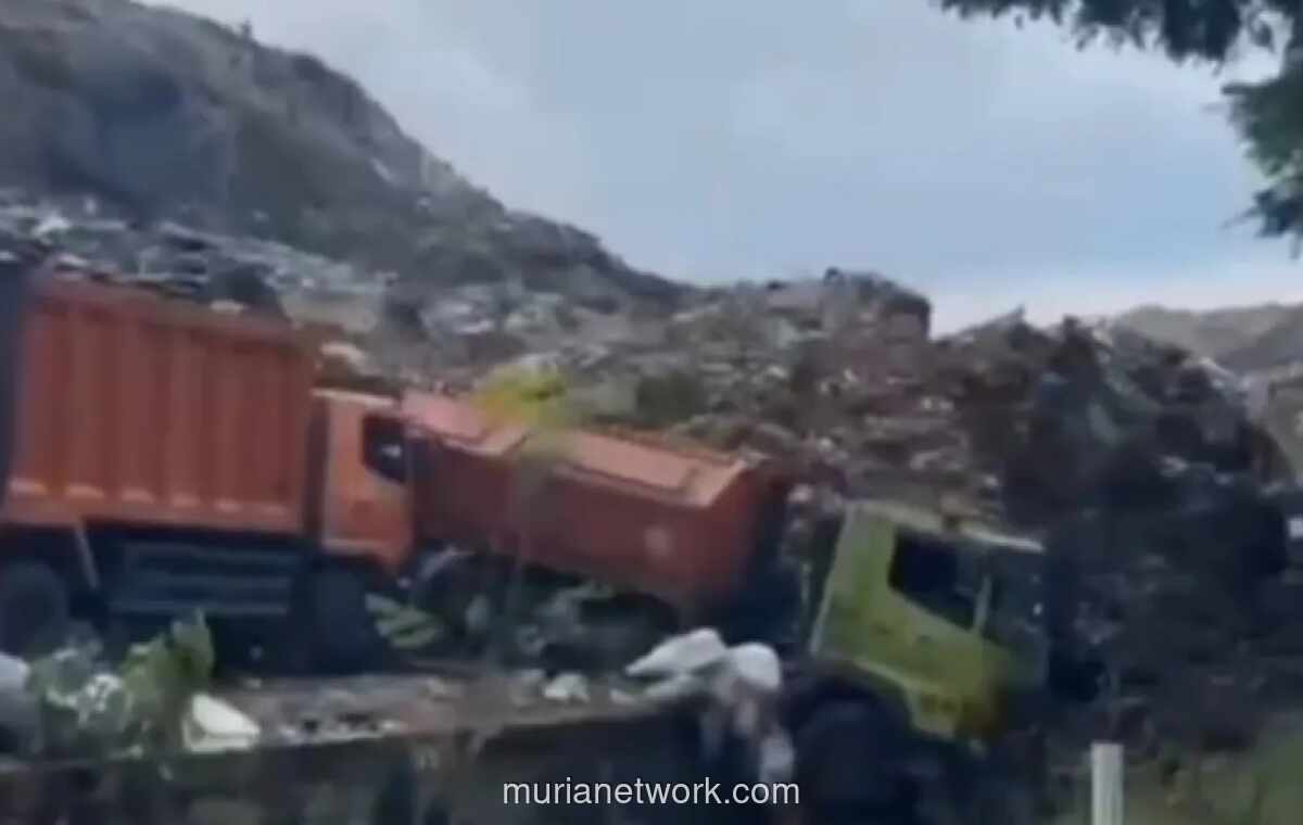 Longsor Sampah di TPST Bantargebang Tewaskan Tiga Orang