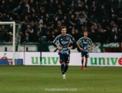 Ajax Amsterdam Tumbang 1-3 dari Groningen, Marten Paes Kebobolan Tiga Kali