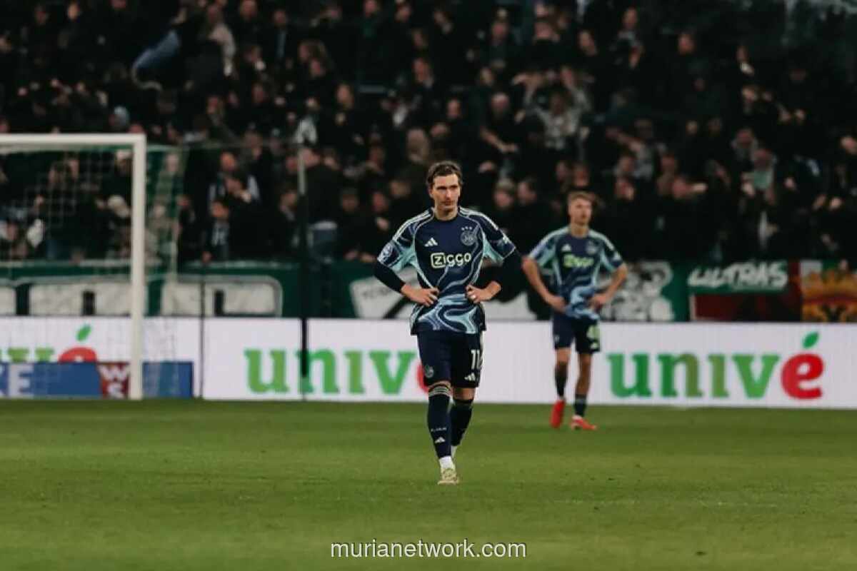 Ajax Amsterdam Tumbang 1-3 dari Groningen, Marten Paes Kebobolan Tiga Kali