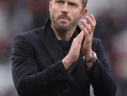 Momentum Positif, Peluang 86%: Michael Carrick Kandidat Utama Kursi Pelatih Permanen MU