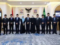 Menag Serahkan SK Pengurus BAZNAS Baru, Targetkan Penghimpunan Zakat Tiga Kali Lipat