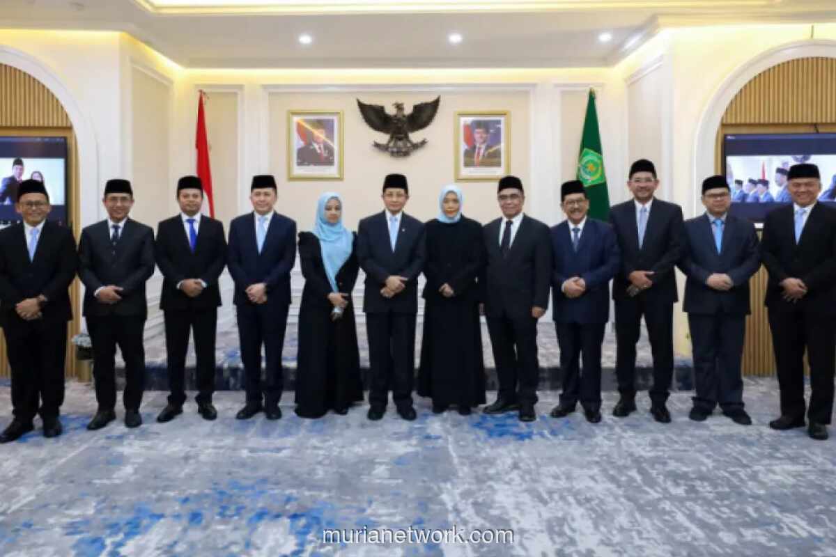 Menag Serahkan SK Pengurus BAZNAS Baru, Targetkan Penghimpunan Zakat Tiga Kali Lipat