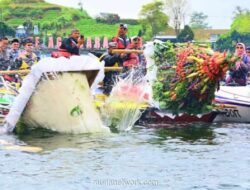 Tradisi Labuhan Telaga Sarangan Ditetapkan sebagai Warisan Budaya Takbenda