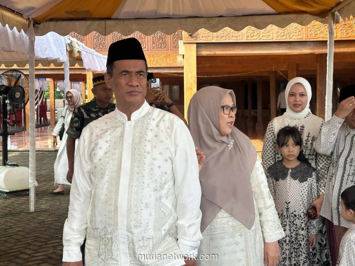 Menteri Amran Gelar Open House dan Ziarah Keluarga di Kampung Halaman Bone