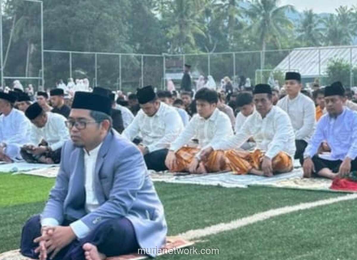 Mentan Amran Rayakan Idulfitri dan Dengarkan Aspirasi Warga di Kampung Halaman Bone