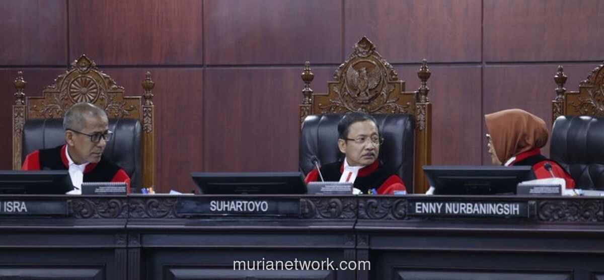 MK Beri Tenggat Dua Tahun untuk Revisi UU Hak Keuangan Pejabat Negara