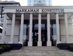 MK Batalkan UU Tunjangan Pejabat Era 1980, Beri Dua Tahun untuk Revisi