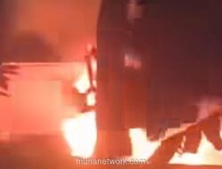 Mobil Terbakar Usai Tabrakan di Tol Jagorawi, Diduga Gagal Menyalip