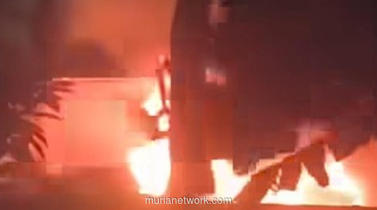 Mobil Terbakar Usai Tabrakan di Tol Jagorawi, Diduga Gagal Menyalip