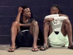 Vinicius dan Camavinga Santai Berbincang Usai Prancis Kalahkan Brasil