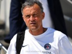 Roy Keane: MU Perlu Pelatih Kelas Dunia, Bukan Hanya Carrick