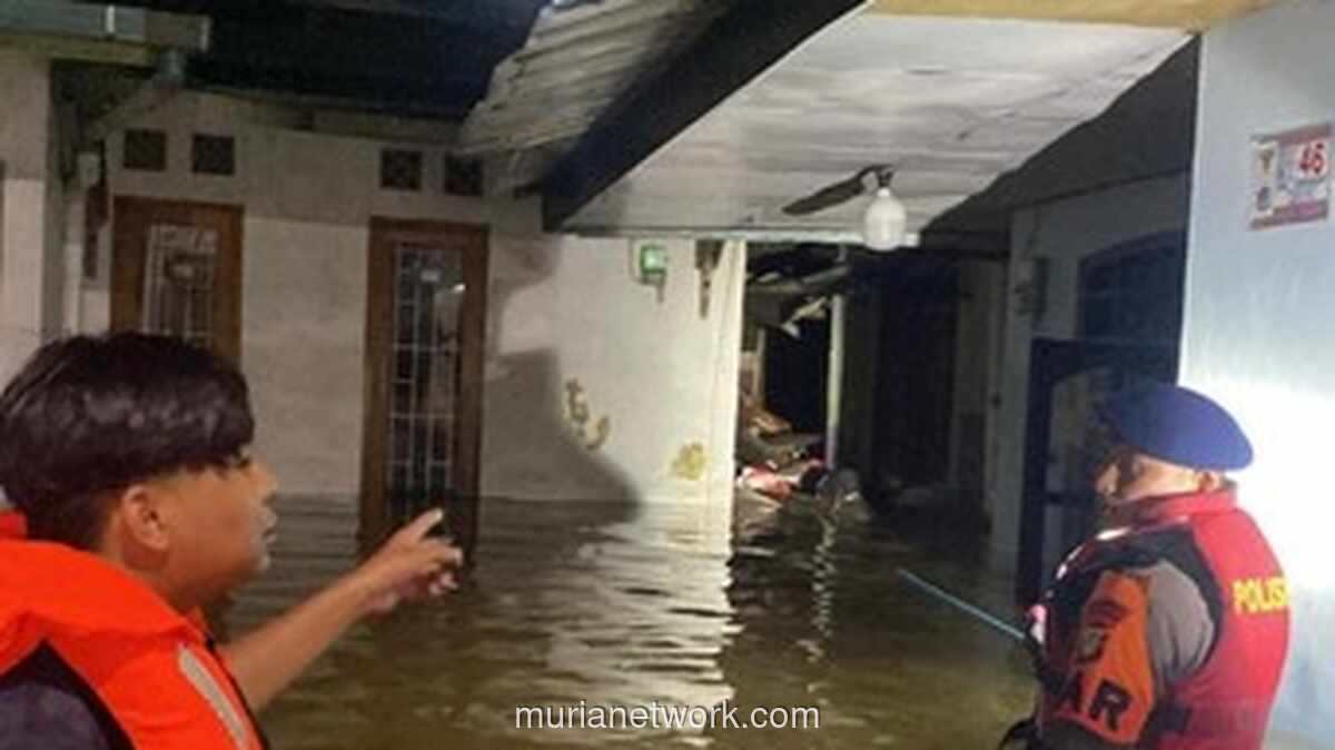 Banjir Rendam Sembilan RW di Ciracas Saat Hari Pertama Lebaran