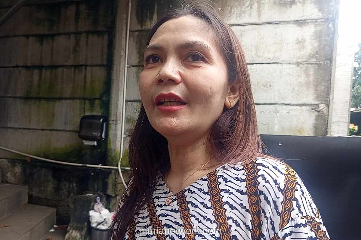 Istri Tahanan KPK Bawa Pulang Jatah Makanan Suami Saat Kunjungan Lebaran