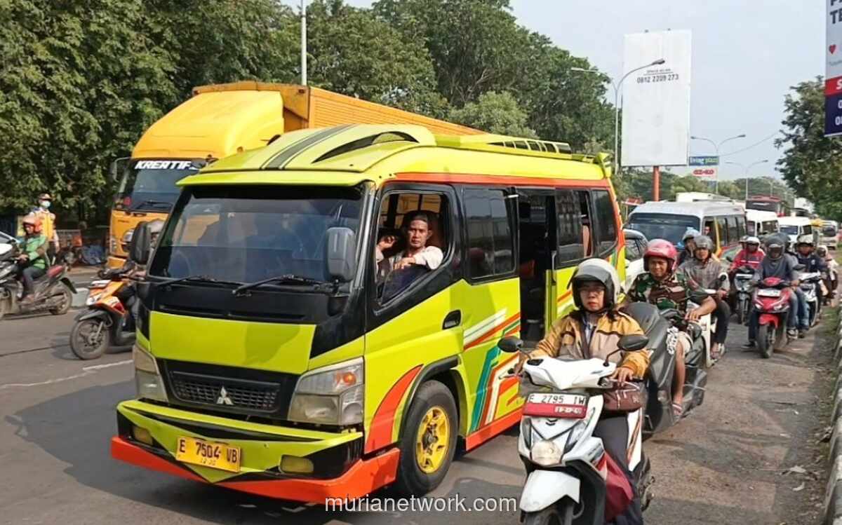 Sistem One Way di Tol Cikatama Picu Kemacetan di Arteri Cirebon