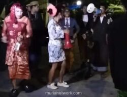 Remaja Makassar Gelar Patroli Sahur dengan Kostum Pengantin Adat