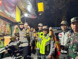 Polisi Megamendung Amankan 30 Botol Miras dalam Patroli Ramadan