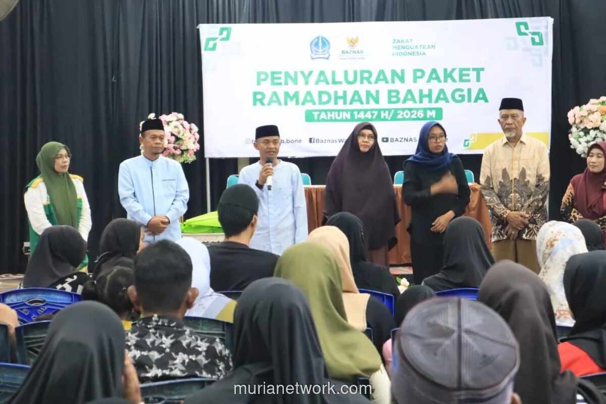 Bupati Bone Serahkan 150 Paket Ramadan untuk Penyandang Disabilitas