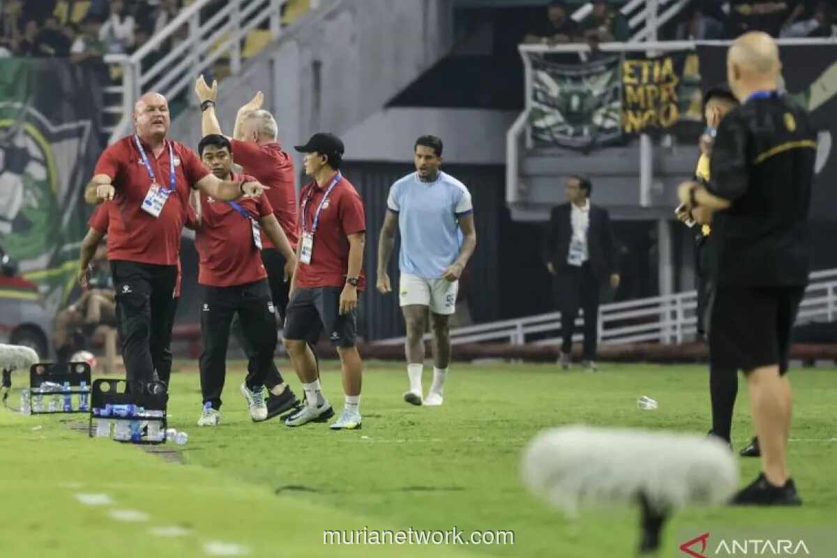 Pelatih Persib Ogah Bahas Wasit Usai Laga Sengit Lawan Persebaya