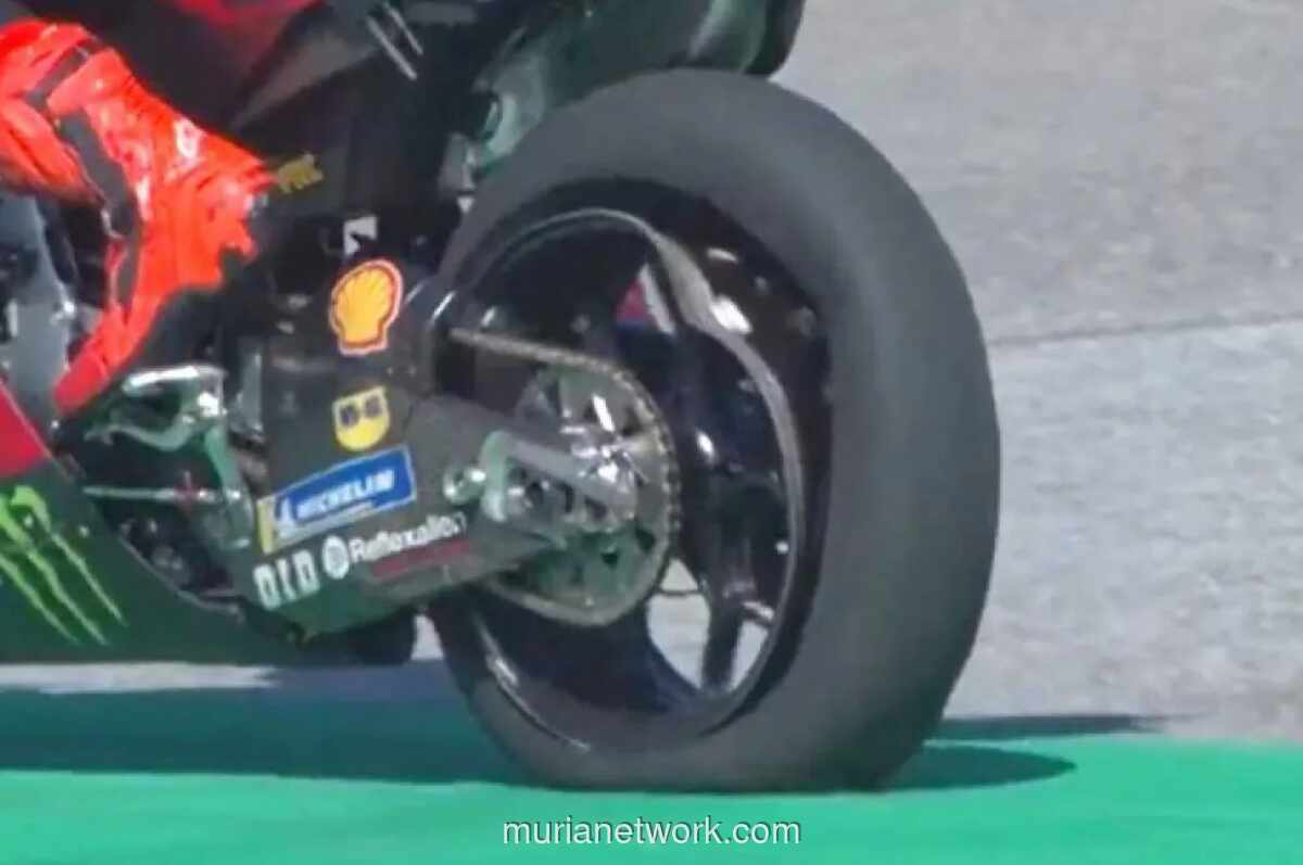 Kontak dengan Kerb Buriram Sebabkan Ban Kempes dan Gagalkan Balapan Marquez