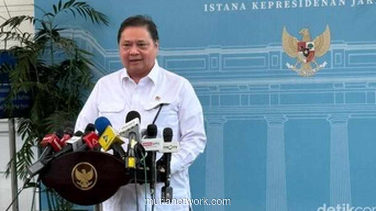 Pemerintah Wajibkan ASN WFH Tiap Jumat dan Batasi Kendaraan Dinas 50 Persen