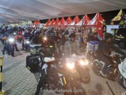 Antrean Motor Pemudik Padati Pelabuhan Ciwandan pada Malam Hari