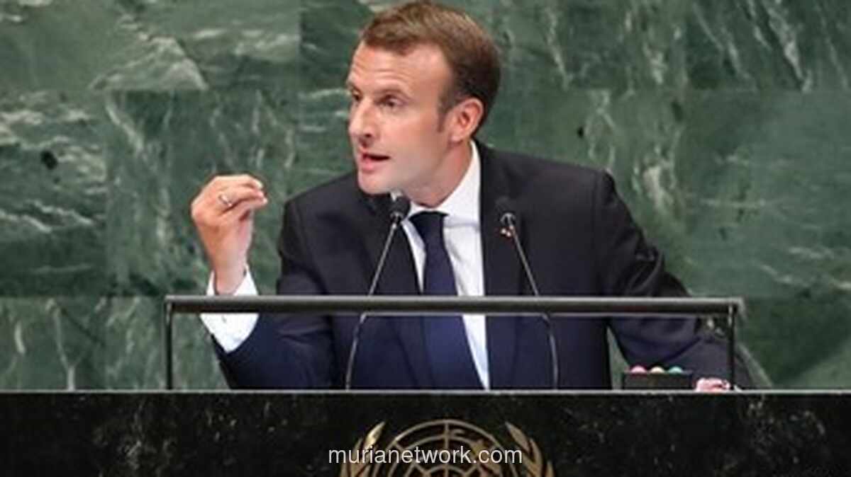 Presiden Macron Kerahkan Kapal Induk Charles de Gaulle ke Mediterania Timur