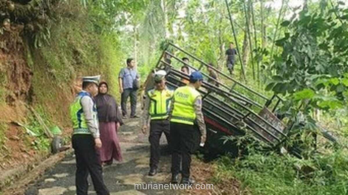 Tiga Tewas dalam Kecelakaan Pikap Penuh Penumpang di Kebumen