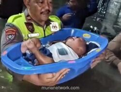 Banjir Cibeber Cilegon Surut, Polisi Evakuasi Warga Termasuk Balita dengan Ember